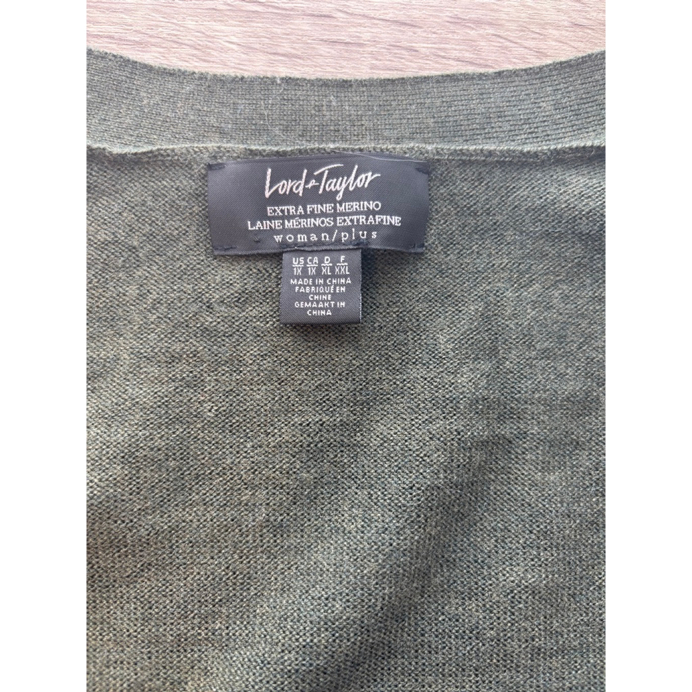 Lord + Taylor Women's 1X Extra Fine 100% Merino Wool Cardigan Career Preppy - Picture 4 of 8